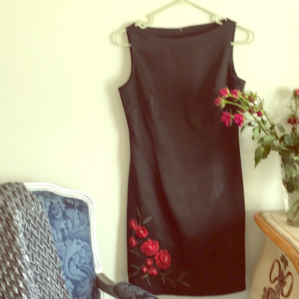 Stunning black dress! Sz 10 NWOT! Fits like an 8!